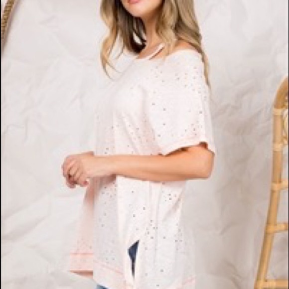 SHORT Raglan Sleeve Round Neck Ripped Detail Tunic Top. Peach Color - Picture 4 of 6